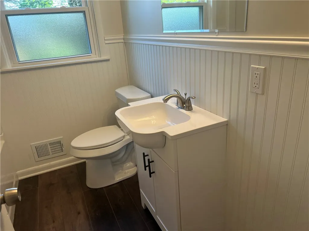 5 Ivamae Drive, Chili, New York 14514, Chili, New York 14514, 3 Bedrooms Bedrooms, 5 Rooms Rooms,1 BathroomBathrooms,Residential,Closed,5 Ivamae Drive, Chili, New York 14514,R1607951
