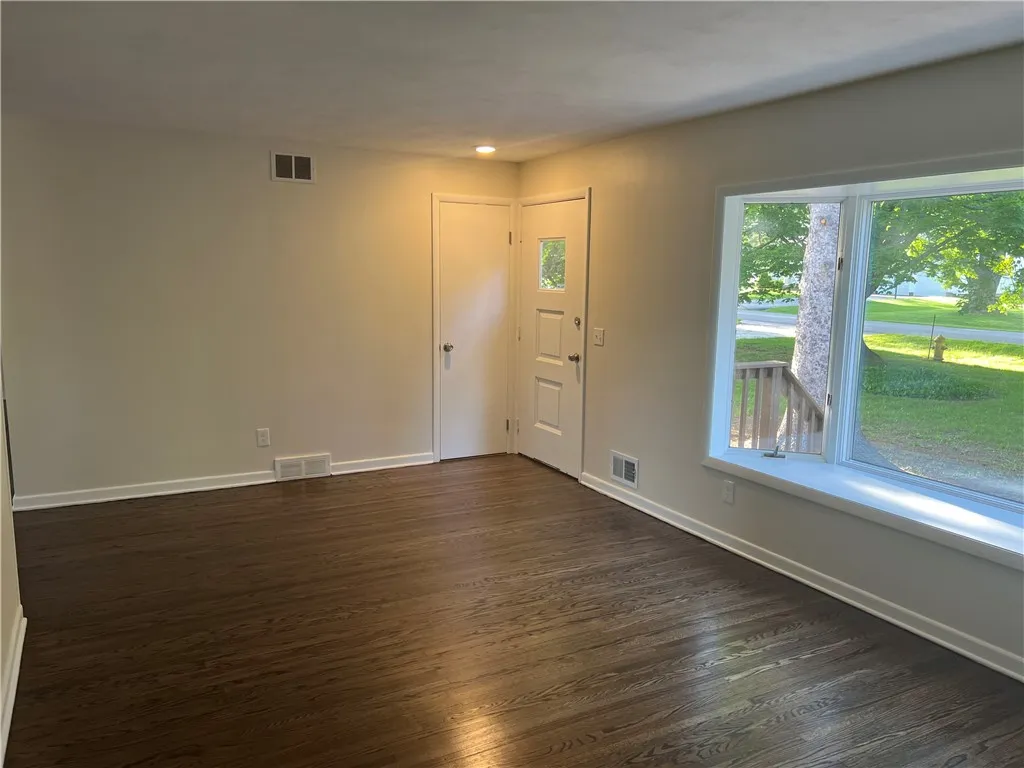 5 Ivamae Drive, Chili, New York 14514, Chili, New York 14514, 3 Bedrooms Bedrooms, 5 Rooms Rooms,1 BathroomBathrooms,Residential,Closed,5 Ivamae Drive, Chili, New York 14514,R1607951