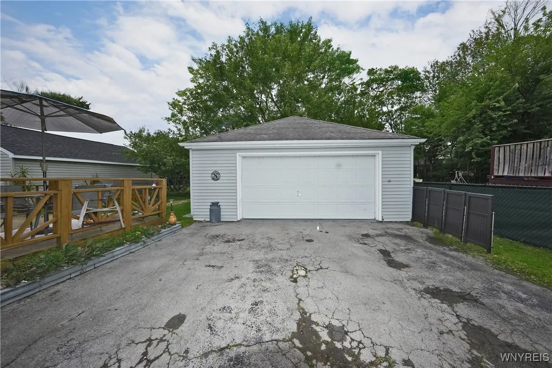 4342 Abbott Parkway, Hamburg, New York 14219, Hamburg, New York 14219, 2 Bedrooms Bedrooms, 5 Rooms Rooms,1 BathroomBathrooms,Residential,Closed,4342 Abbott Parkway, Hamburg, New York 14219,B1609915