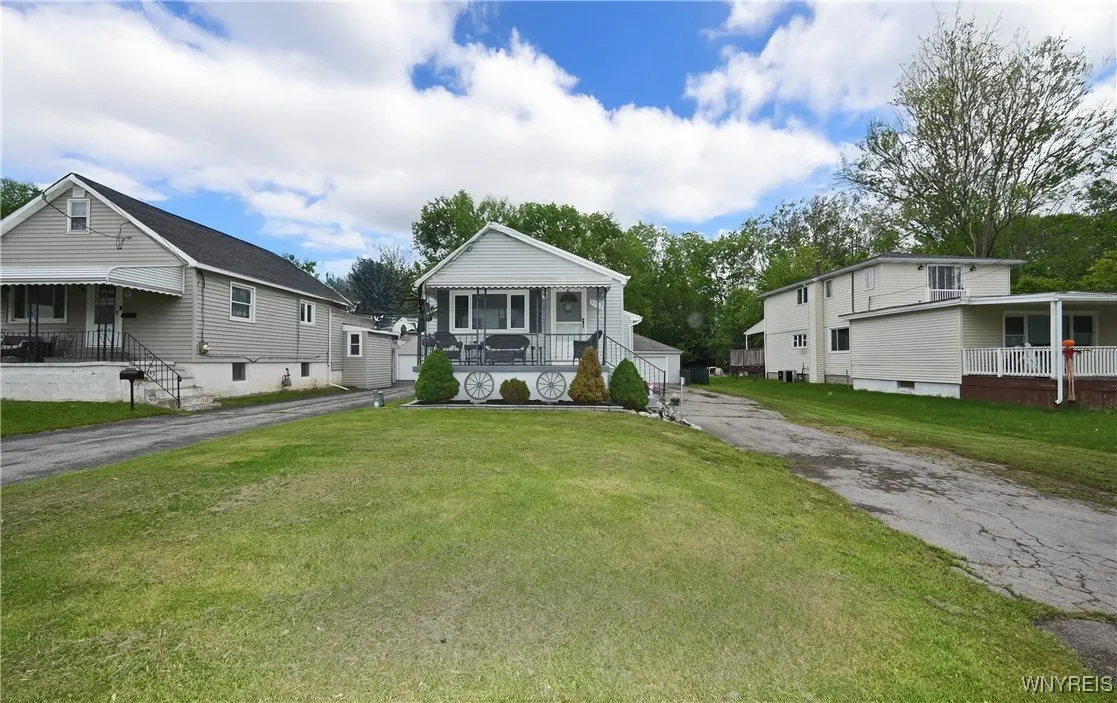 4342 Abbott Parkway, Hamburg, New York 14219, Hamburg, New York 14219, 2 Bedrooms Bedrooms, 5 Rooms Rooms,1 BathroomBathrooms,Residential,Closed,4342 Abbott Parkway, Hamburg, New York 14219,B1609915