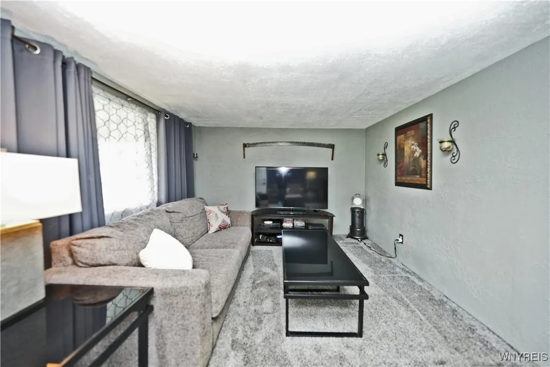 4342 Abbott Parkway, Hamburg, New York 14219, Hamburg, New York 14219, 2 Bedrooms Bedrooms, 5 Rooms Rooms,1 BathroomBathrooms,Residential,Closed,4342 Abbott Parkway, Hamburg, New York 14219,B1609915