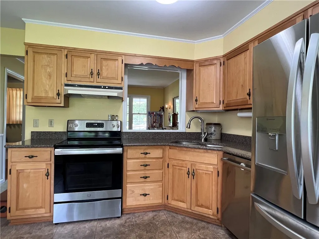 183 Davenport Road, Big Flats, New York 14814, Big Flats, New York 14814, 4 Bedrooms Bedrooms, 9 Rooms Rooms,2 BathroomsBathrooms,Residential,For Sale,183 Davenport Road, Big Flats, New York 14814,R1608476