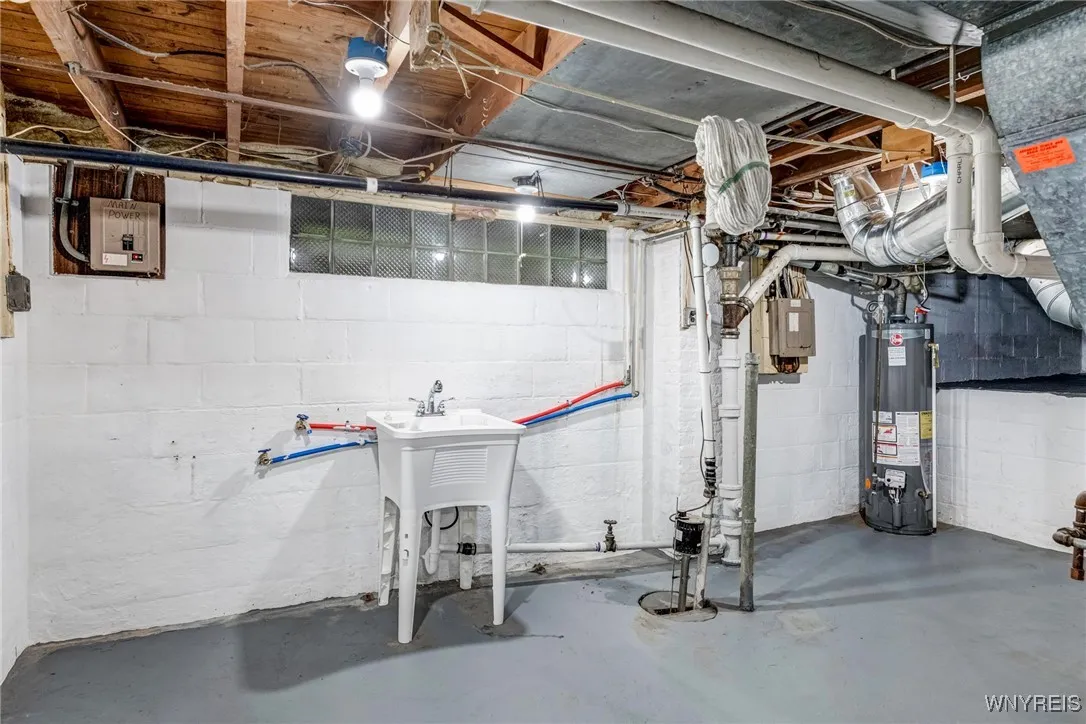 44 Cleveland Drive, Cheektowaga, New York 14215, Cheektowaga, New York 14215, 3 Bedrooms Bedrooms, 7 Rooms Rooms,1 BathroomBathrooms,Residential,Closed,44 Cleveland Drive, Cheektowaga, New York 14215,B1609764