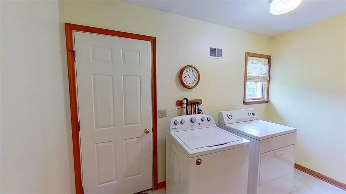 11 Orchard Park Drive, Geneva-town, New York 14456, Geneva Town, New York 14456, 3 Bedrooms Bedrooms, 7 Rooms Rooms,2 BathroomsBathrooms,Residential,Closed,11 Orchard Park Drive, Geneva-town, New York 14456,R1610434