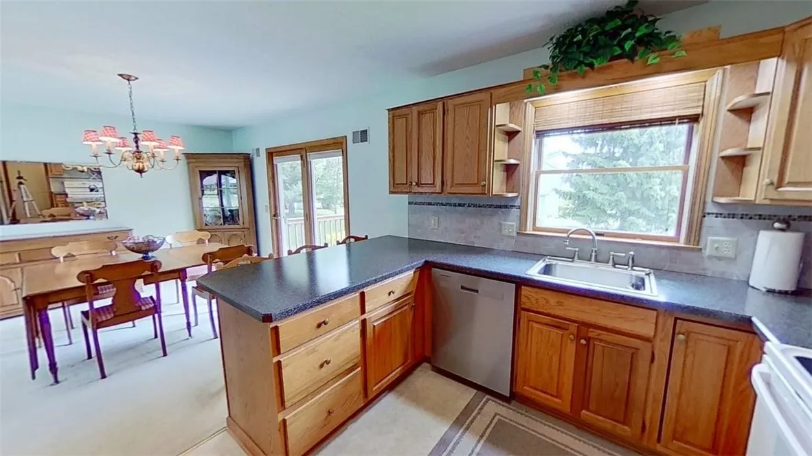 11 Orchard Park Drive, Geneva-town, New York 14456, Geneva Town, New York 14456, 3 Bedrooms Bedrooms, 7 Rooms Rooms,2 BathroomsBathrooms,Residential,Closed,11 Orchard Park Drive, Geneva-town, New York 14456,R1610434