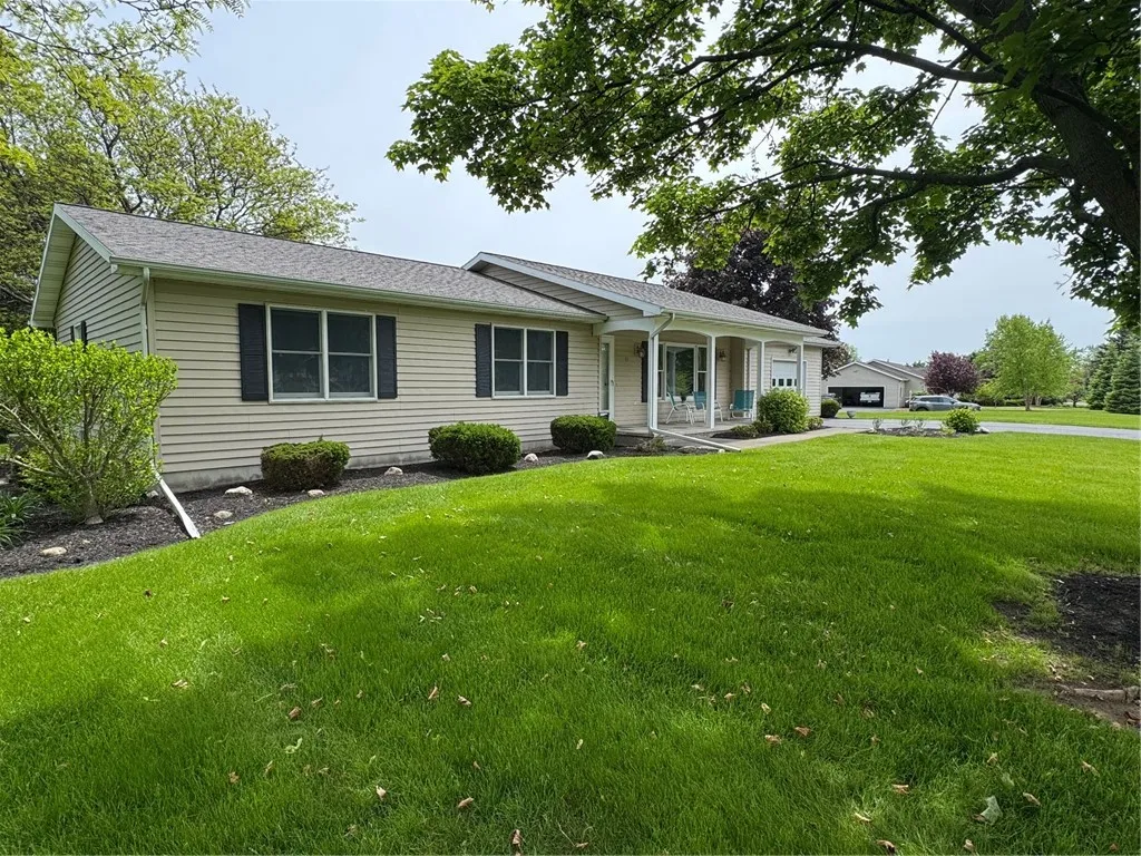 11 Orchard Park Drive, Geneva-town, New York 14456, Geneva Town, New York 14456, 3 Bedrooms Bedrooms, 7 Rooms Rooms,2 BathroomsBathrooms,Residential,Closed,11 Orchard Park Drive, Geneva-town, New York 14456,R1610434