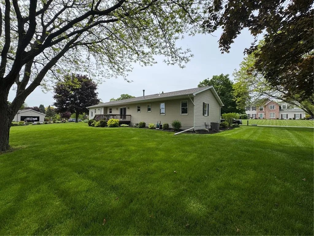 11 Orchard Park Drive, Geneva-town, New York 14456, Geneva Town, New York 14456, 3 Bedrooms Bedrooms, 7 Rooms Rooms,2 BathroomsBathrooms,Residential,Closed,11 Orchard Park Drive, Geneva-town, New York 14456,R1610434