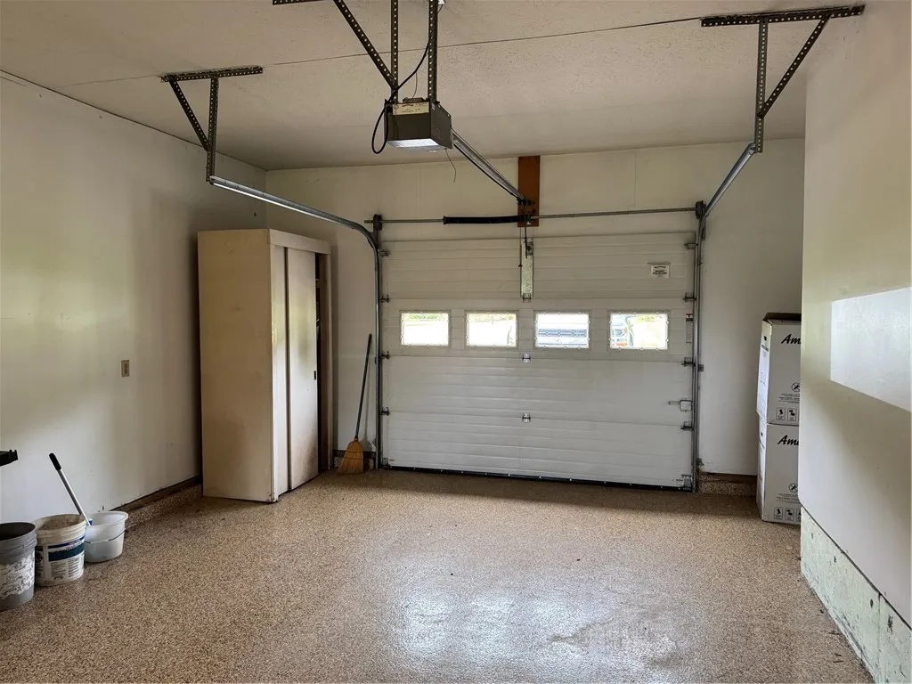 11 Orchard Park Drive, Geneva-town, New York 14456, Geneva Town, New York 14456, 3 Bedrooms Bedrooms, 7 Rooms Rooms,2 BathroomsBathrooms,Residential,Closed,11 Orchard Park Drive, Geneva-town, New York 14456,R1610434