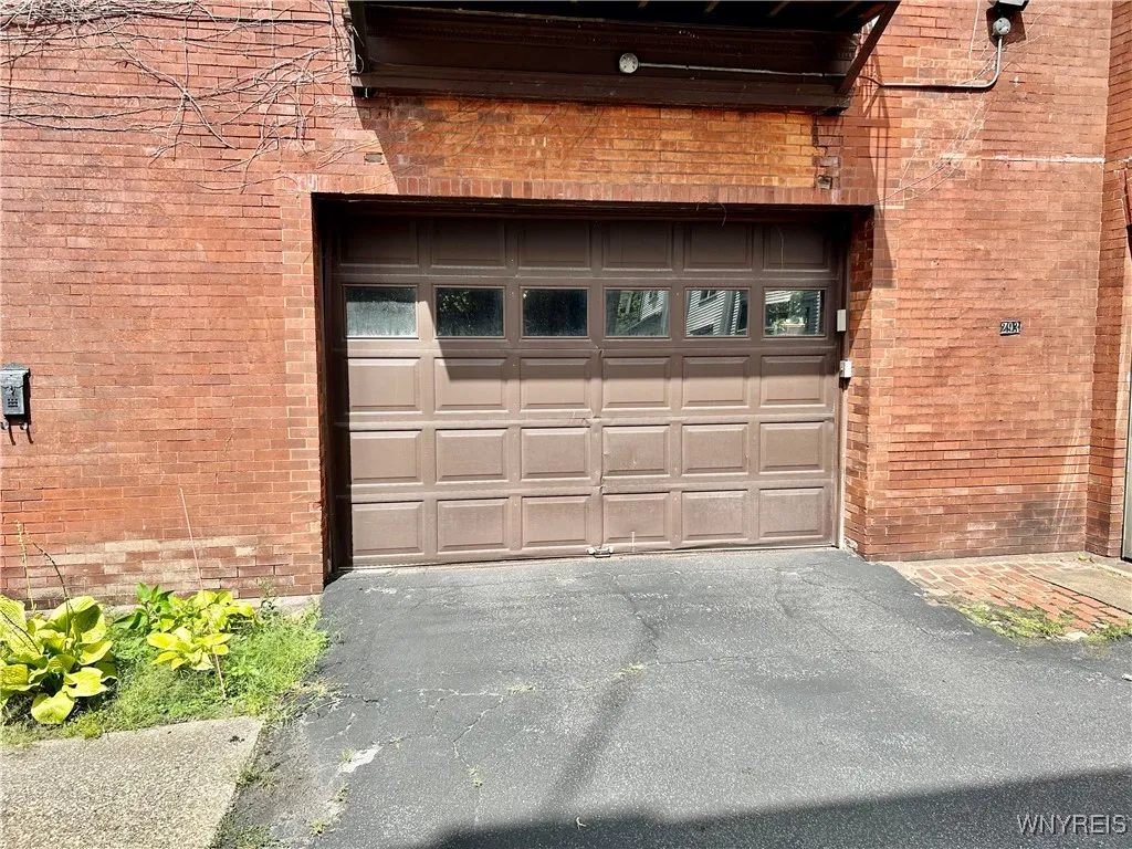 295 Summer Street 8, Buffalo, New York 14222, Buffalo, New York 14222, 2 Bedrooms Bedrooms, 4 Rooms Rooms,1 BathroomBathrooms,Residential Lease,Closed,295 Summer Street 8, Buffalo, New York 14222,B1610480