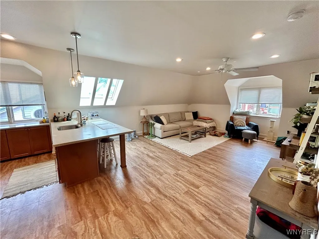 295 Summer Street 8, Buffalo, New York 14222, Buffalo, New York 14222, 2 Bedrooms Bedrooms, 4 Rooms Rooms,1 BathroomBathrooms,Residential Lease,Closed,295 Summer Street 8, Buffalo, New York 14222,B1610480