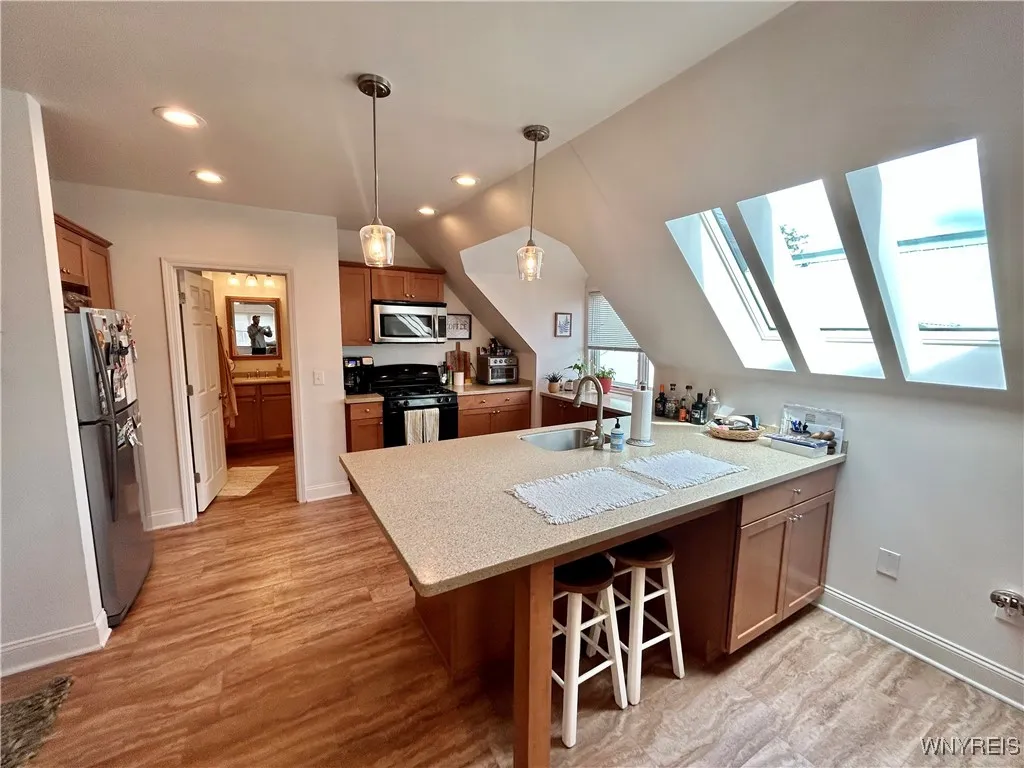 295 Summer Street 8, Buffalo, New York 14222, Buffalo, New York 14222, 2 Bedrooms Bedrooms, 4 Rooms Rooms,1 BathroomBathrooms,Residential Lease,Closed,295 Summer Street 8, Buffalo, New York 14222,B1610480