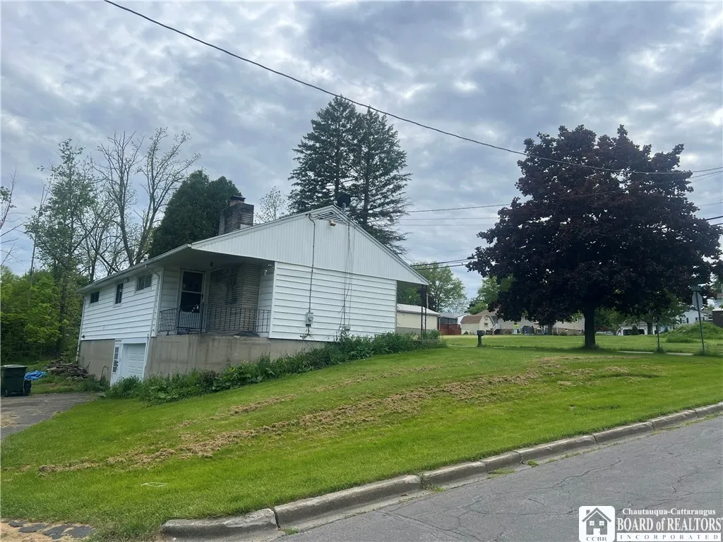 503 Hazzard Street, Jamestown, New York 14701, Jamestown, New York 14701, 3 Bedrooms Bedrooms, 6 Rooms Rooms,1 BathroomBathrooms,Residential,Closed,503 Hazzard Street, Jamestown, New York 14701,0,R1610161
