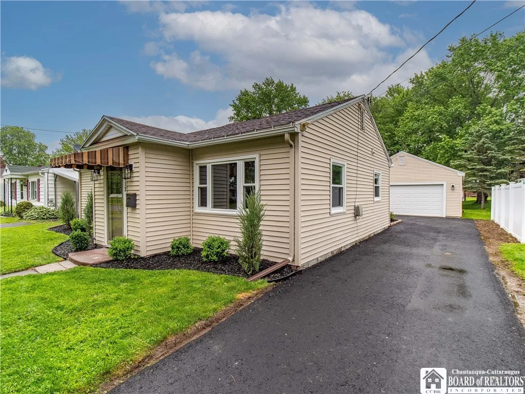 413 Chautauqua Avenue, Jamestown, New York 14701, Jamestown, New York 14701, 3 Bedrooms Bedrooms, 8 Rooms Rooms,1 BathroomBathrooms,Residential,Closed,413 Chautauqua Avenue, Jamestown, New York 14701,R1610501