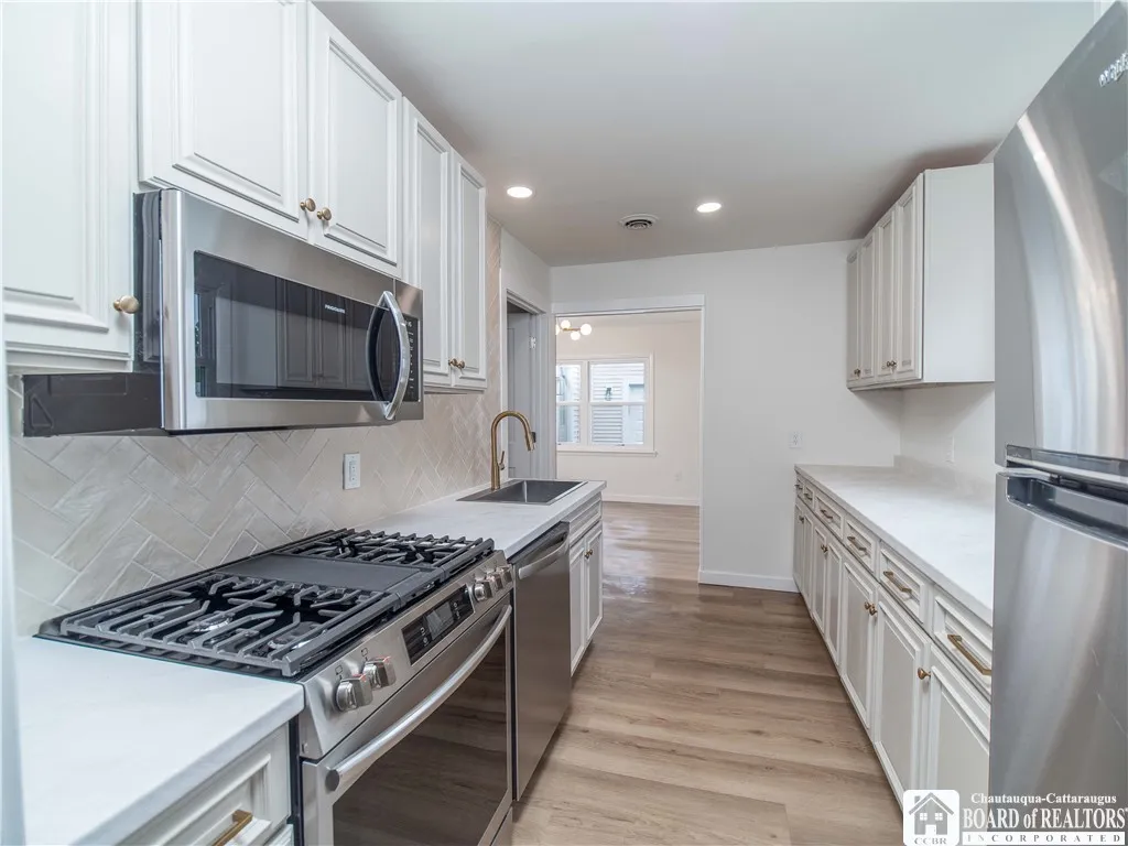 413 Chautauqua Avenue, Jamestown, New York 14701, Jamestown, New York 14701, 3 Bedrooms Bedrooms, 8 Rooms Rooms,1 BathroomBathrooms,Residential,Closed,413 Chautauqua Avenue, Jamestown, New York 14701,R1610501