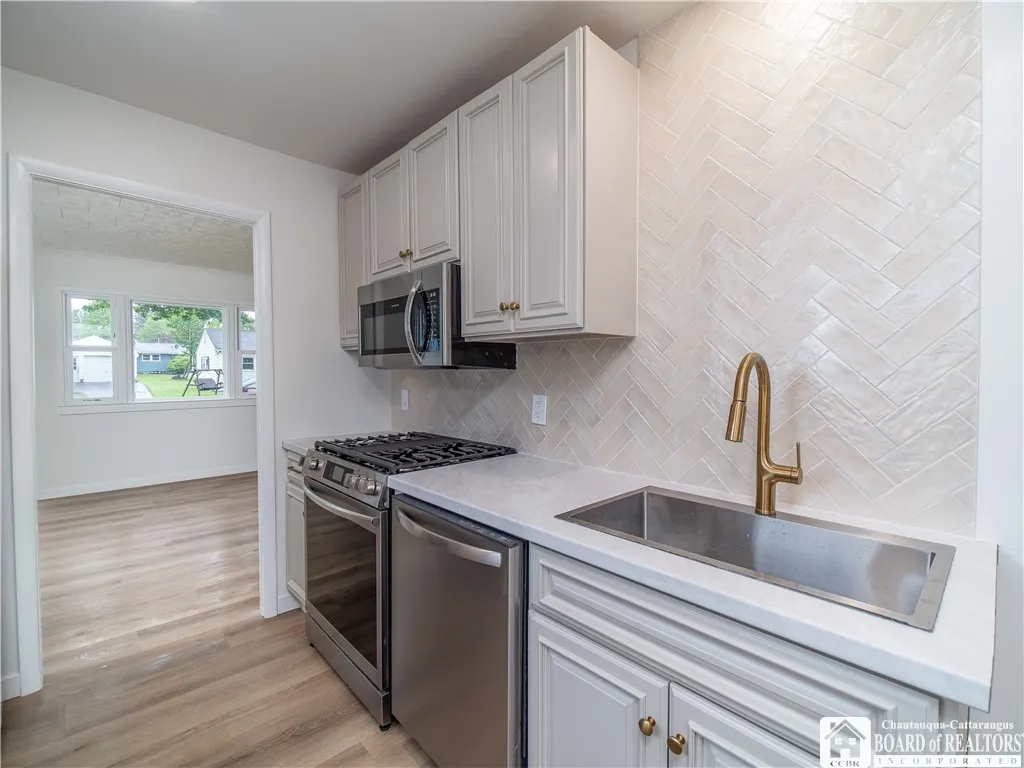 413 Chautauqua Avenue, Jamestown, New York 14701, Jamestown, New York 14701, 3 Bedrooms Bedrooms, 8 Rooms Rooms,1 BathroomBathrooms,Residential,Closed,413 Chautauqua Avenue, Jamestown, New York 14701,R1610501