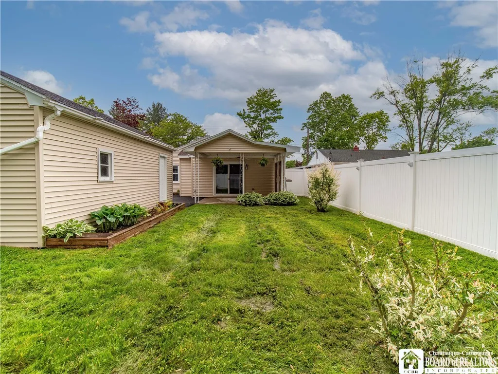413 Chautauqua Avenue, Jamestown, New York 14701, Jamestown, New York 14701, 3 Bedrooms Bedrooms, 8 Rooms Rooms,1 BathroomBathrooms,Residential,Closed,413 Chautauqua Avenue, Jamestown, New York 14701,R1610501