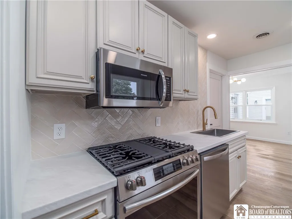413 Chautauqua Avenue, Jamestown, New York 14701, Jamestown, New York 14701, 3 Bedrooms Bedrooms, 8 Rooms Rooms,1 BathroomBathrooms,Residential,Closed,413 Chautauqua Avenue, Jamestown, New York 14701,R1610501
