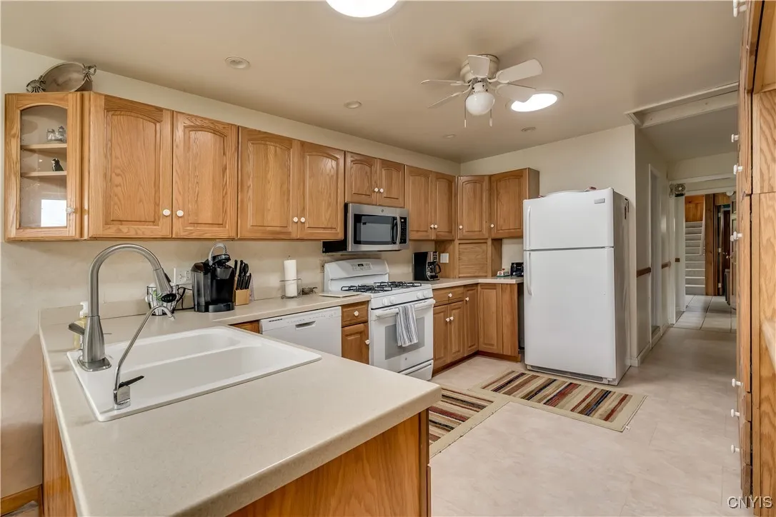 36037 Rt-12e, Cape Vincent, New York 13618, Cape Vincent, New York 13618, 3 Bedrooms Bedrooms, 8 Rooms Rooms,2 BathroomsBathrooms,Residential,Closed,36037 Rt-12e, Cape Vincent, New York 13618,S1610500
