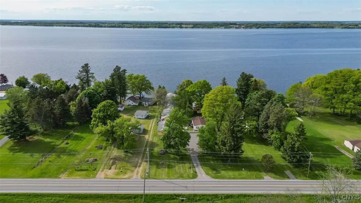36037 Rt-12e, Cape Vincent, New York 13618, Cape Vincent, New York 13618, 3 Bedrooms Bedrooms, 8 Rooms Rooms,2 BathroomsBathrooms,Residential,Closed,36037 Rt-12e, Cape Vincent, New York 13618,S1610500