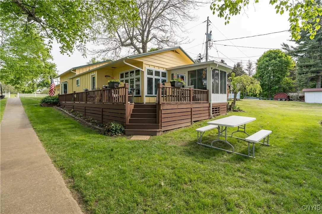 36037 Rt-12e, Cape Vincent, New York 13618, Cape Vincent, New York 13618, 3 Bedrooms Bedrooms, 8 Rooms Rooms,2 BathroomsBathrooms,Residential,Closed,36037 Rt-12e, Cape Vincent, New York 13618,S1610500