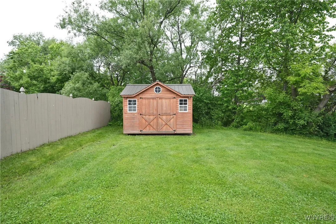 4302 Manor Lane, Hamburg, New York 14075, Hamburg, New York 14075, 3 Bedrooms Bedrooms, 7 Rooms Rooms,1 BathroomBathrooms,Residential,Closed,4302 Manor Lane, Hamburg, New York 14075,B1610444
