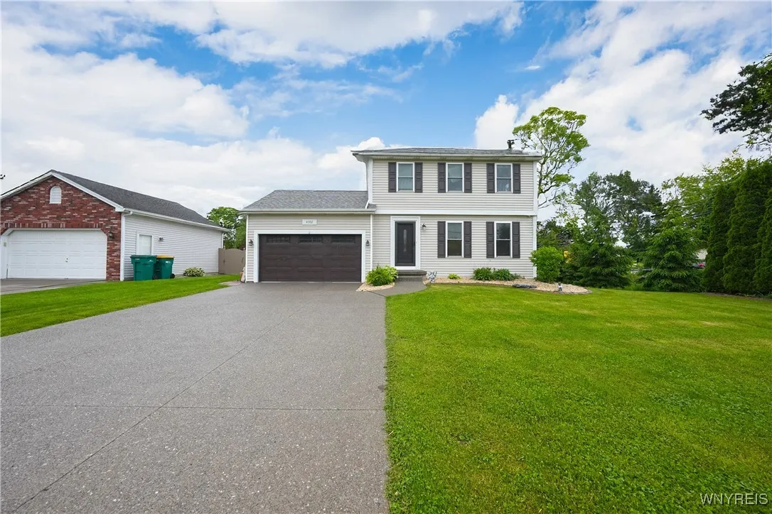 4302 Manor Lane, Hamburg, New York 14075, Hamburg, New York 14075, 3 Bedrooms Bedrooms, 7 Rooms Rooms,1 BathroomBathrooms,Residential,Closed,4302 Manor Lane, Hamburg, New York 14075,B1610444