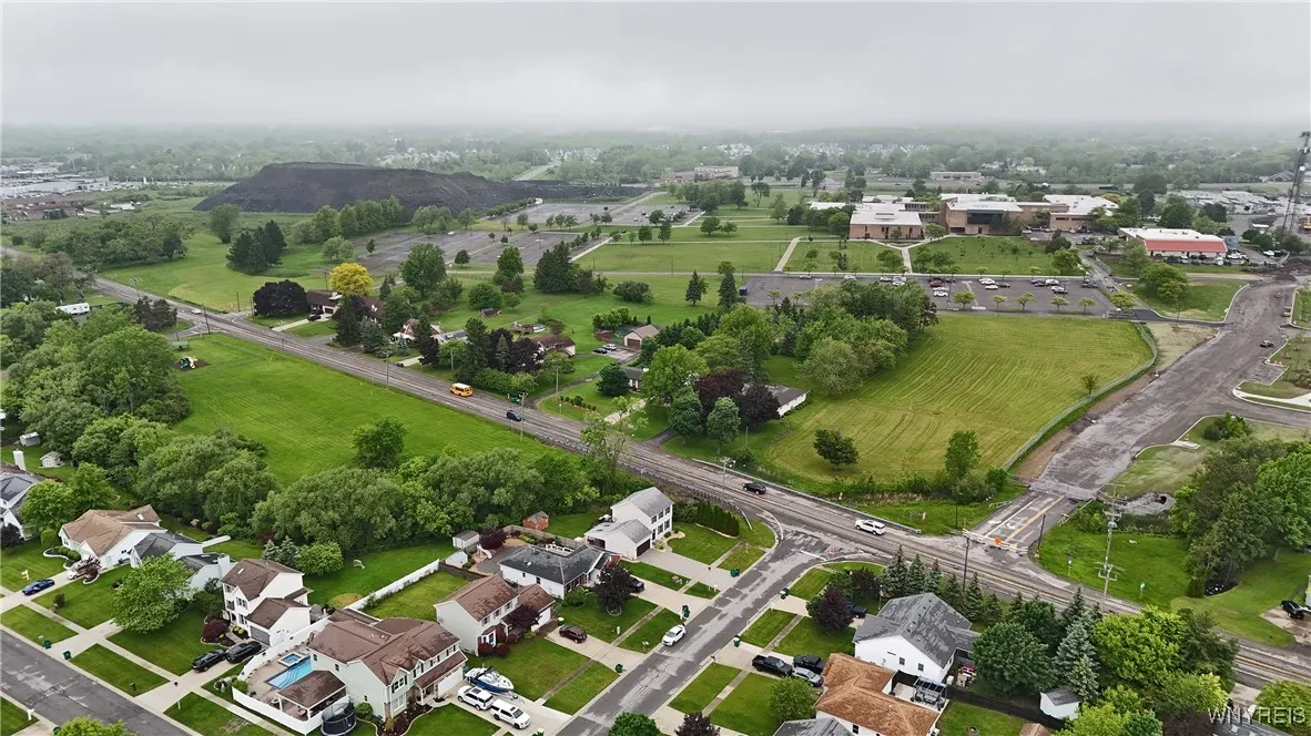 4302 Manor Lane, Hamburg, New York 14075, Hamburg, New York 14075, 3 Bedrooms Bedrooms, 7 Rooms Rooms,1 BathroomBathrooms,Residential,Closed,4302 Manor Lane, Hamburg, New York 14075,B1610444
