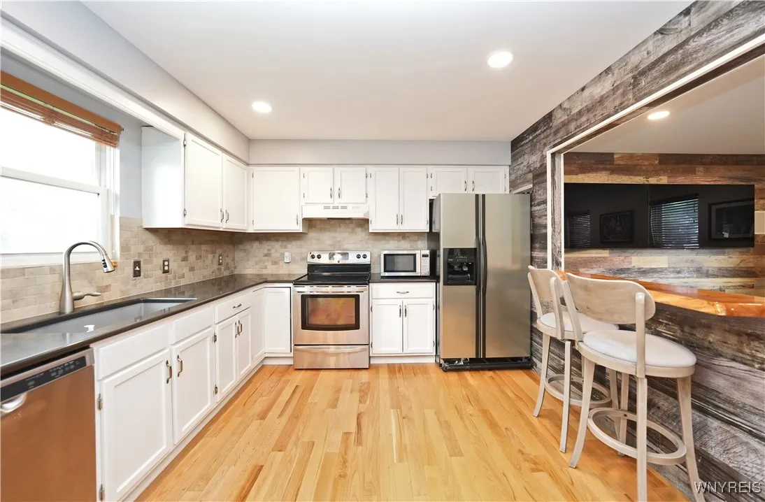 4302 Manor Lane, Hamburg, New York 14075, Hamburg, New York 14075, 3 Bedrooms Bedrooms, 7 Rooms Rooms,1 BathroomBathrooms,Residential,Closed,4302 Manor Lane, Hamburg, New York 14075,B1610444