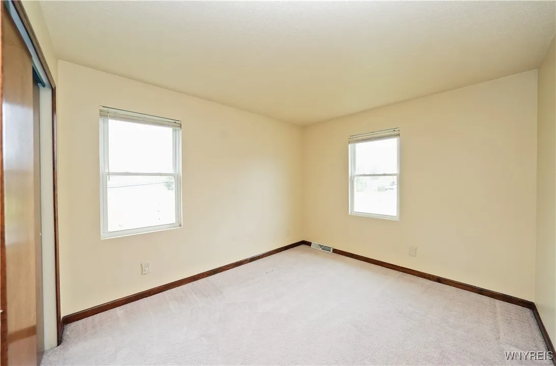 4302 Manor Lane, Hamburg, New York 14075, Hamburg, New York 14075, 3 Bedrooms Bedrooms, 7 Rooms Rooms,1 BathroomBathrooms,Residential,Closed,4302 Manor Lane, Hamburg, New York 14075,B1610444