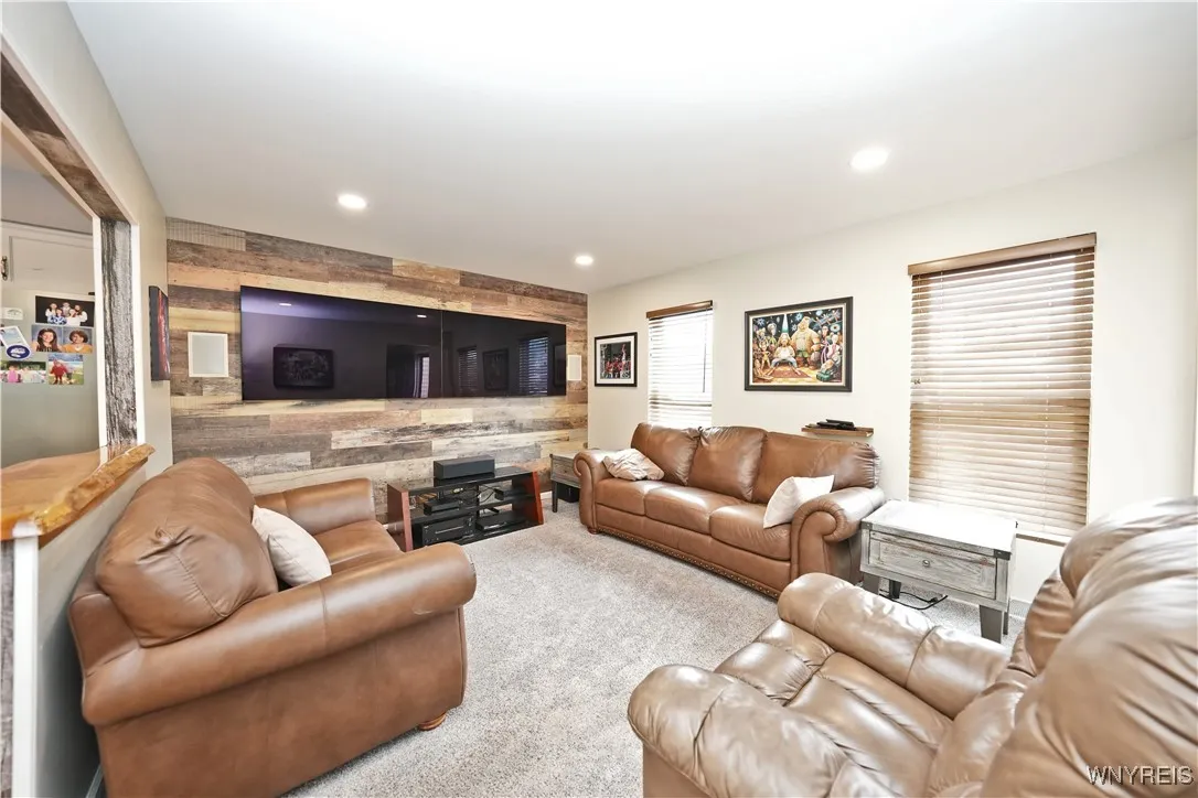4302 Manor Lane, Hamburg, New York 14075, Hamburg, New York 14075, 3 Bedrooms Bedrooms, 7 Rooms Rooms,1 BathroomBathrooms,Residential,Closed,4302 Manor Lane, Hamburg, New York 14075,B1610444