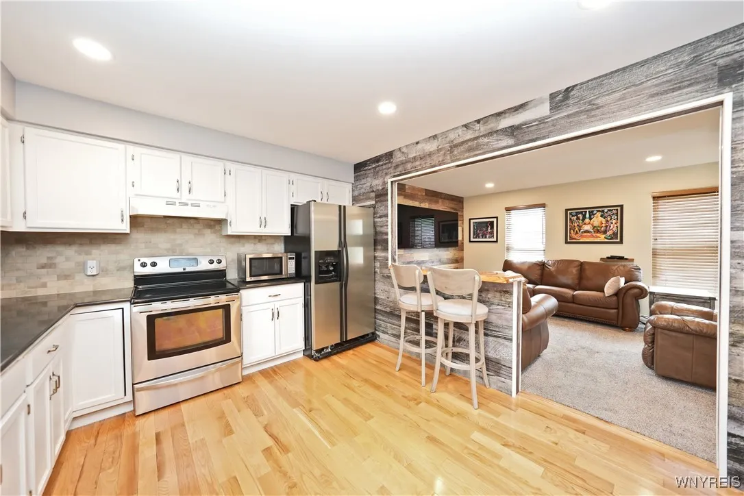 4302 Manor Lane, Hamburg, New York 14075, Hamburg, New York 14075, 3 Bedrooms Bedrooms, 7 Rooms Rooms,1 BathroomBathrooms,Residential,Closed,4302 Manor Lane, Hamburg, New York 14075,B1610444