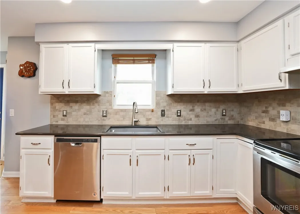 4302 Manor Lane, Hamburg, New York 14075, Hamburg, New York 14075, 3 Bedrooms Bedrooms, 7 Rooms Rooms,1 BathroomBathrooms,Residential,Closed,4302 Manor Lane, Hamburg, New York 14075,B1610444
