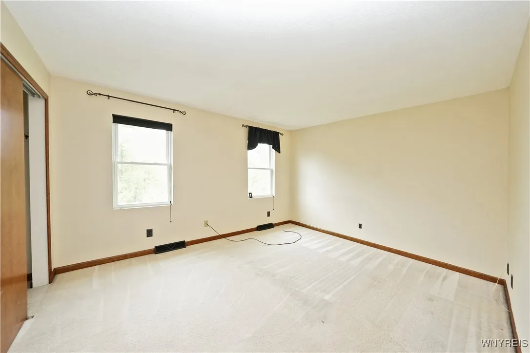 4302 Manor Lane, Hamburg, New York 14075, Hamburg, New York 14075, 3 Bedrooms Bedrooms, 7 Rooms Rooms,1 BathroomBathrooms,Residential,Closed,4302 Manor Lane, Hamburg, New York 14075,B1610444