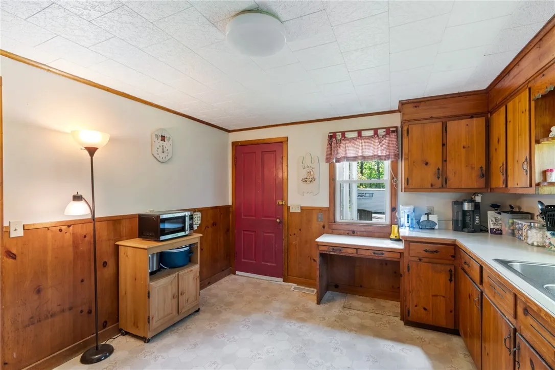 Remember gathering around the large table in the farmhouse kitchen? Relive those memories!