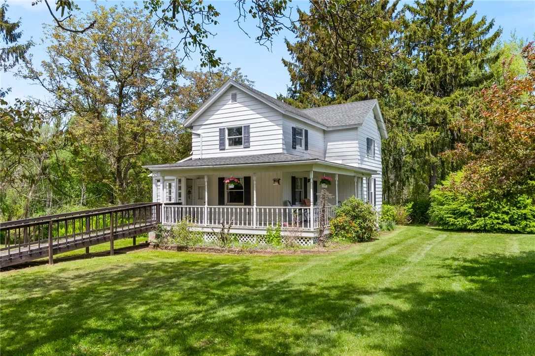 Enjoy summer afternoons on the OPEN porch - watch the birds and wildlife - turkey, deer, rabbits and more! So CLOSE to Lake Ontario and the surrounding apple orchards! There’s even a honey bee farm down the road- fresh honey seasonally!