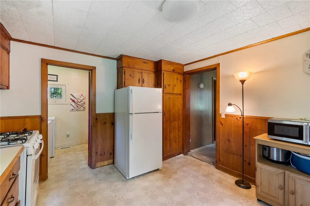 The kitchen- a comfortable place to gather and enjoy meals!