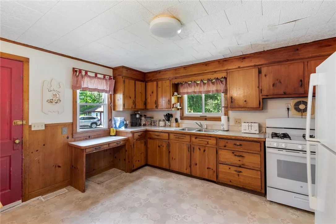 The KNOTTY PINE kitchen- a space to entertain friends and create great meals to share!