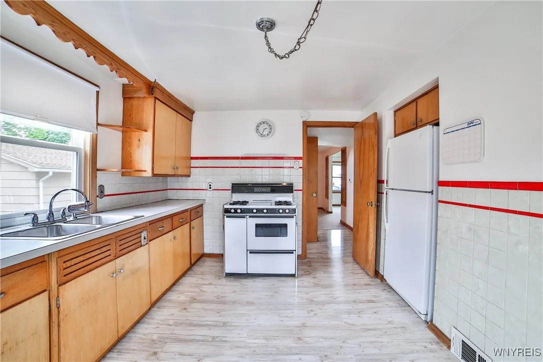 77 Tamarack Street, Buffalo, New York 14220, Buffalo, New York 14220, 3 Bedrooms Bedrooms, 6 Rooms Rooms,1 BathroomBathrooms,Residential,Closed,77 Tamarack Street, Buffalo, New York 14220,B1609818