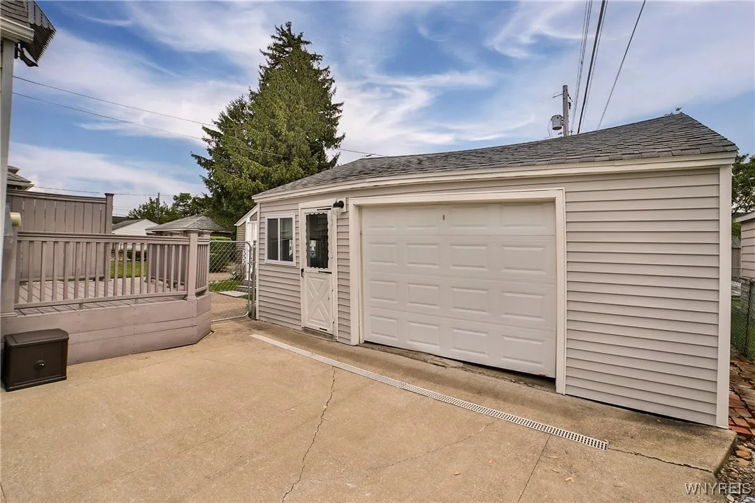 77 Tamarack Street, Buffalo, New York 14220, Buffalo, New York 14220, 3 Bedrooms Bedrooms, 6 Rooms Rooms,1 BathroomBathrooms,Residential,Closed,77 Tamarack Street, Buffalo, New York 14220,B1609818