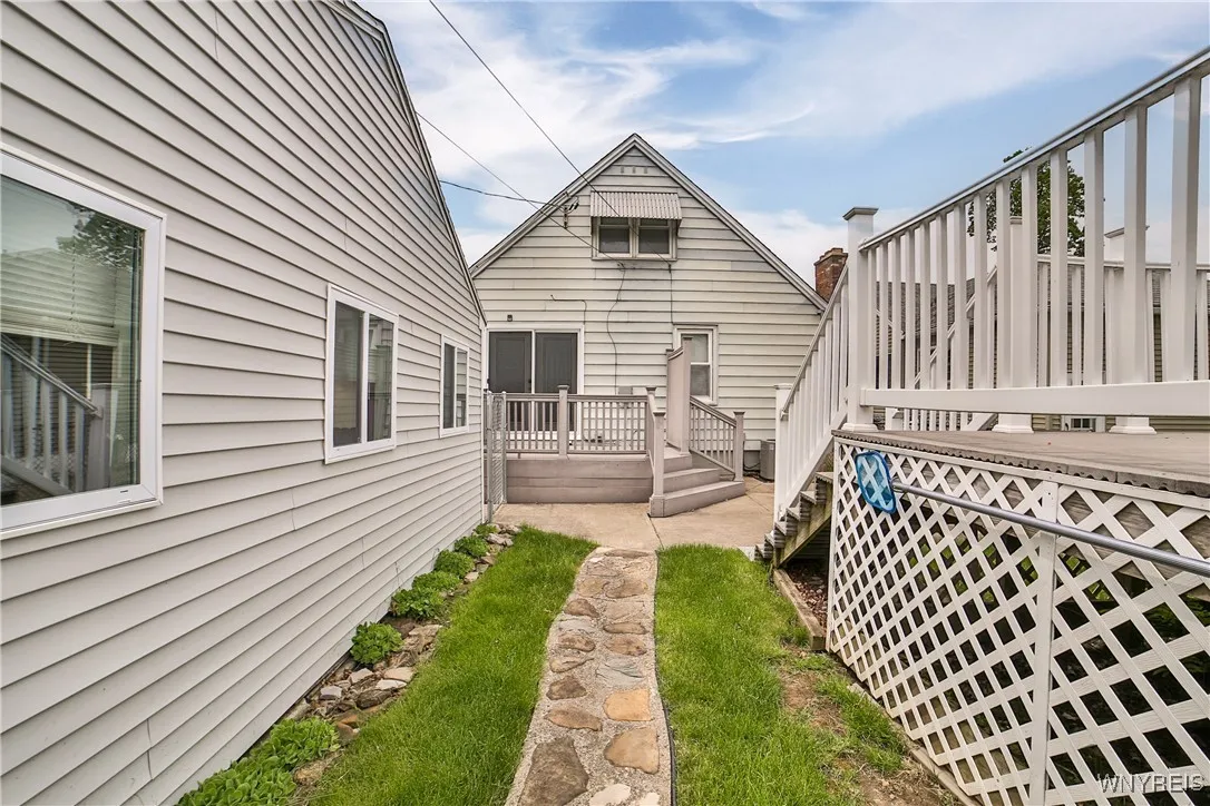 77 Tamarack Street, Buffalo, New York 14220, Buffalo, New York 14220, 3 Bedrooms Bedrooms, 6 Rooms Rooms,1 BathroomBathrooms,Residential,Closed,77 Tamarack Street, Buffalo, New York 14220,B1609818