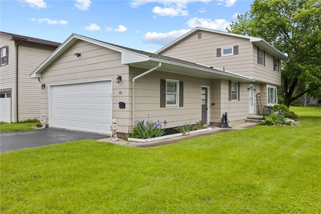 10 De Paul Drive, East Rochester, New York 14445, East Rochester, New York 14445, 3 Bedrooms Bedrooms, 7 Rooms Rooms,1 BathroomBathrooms,Residential,Closed,10 De Paul Drive, East Rochester, New York 14445,R1608143