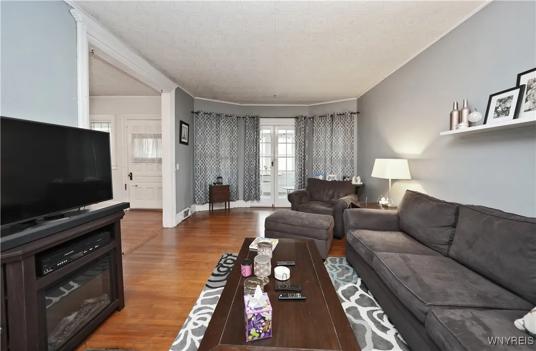 141 Baynes Street, Buffalo, New York 14213, Buffalo, New York 14213, 4 Bedrooms Bedrooms, 11 Rooms Rooms,1 BathroomBathrooms,Residential,Closed,141 Baynes Street, Buffalo, New York 14213,B1608945