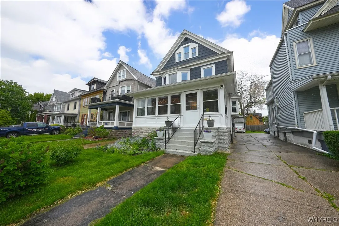 141 Baynes Street, Buffalo, New York 14213, Buffalo, New York 14213, 4 Bedrooms Bedrooms, 11 Rooms Rooms,1 BathroomBathrooms,Residential,Closed,141 Baynes Street, Buffalo, New York 14213,B1608945