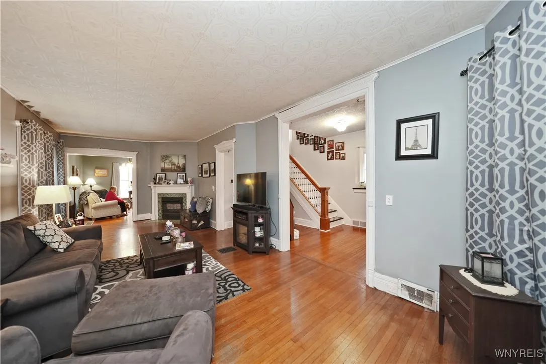 141 Baynes Street, Buffalo, New York 14213, Buffalo, New York 14213, 4 Bedrooms Bedrooms, 11 Rooms Rooms,1 BathroomBathrooms,Residential,Closed,141 Baynes Street, Buffalo, New York 14213,B1608945
