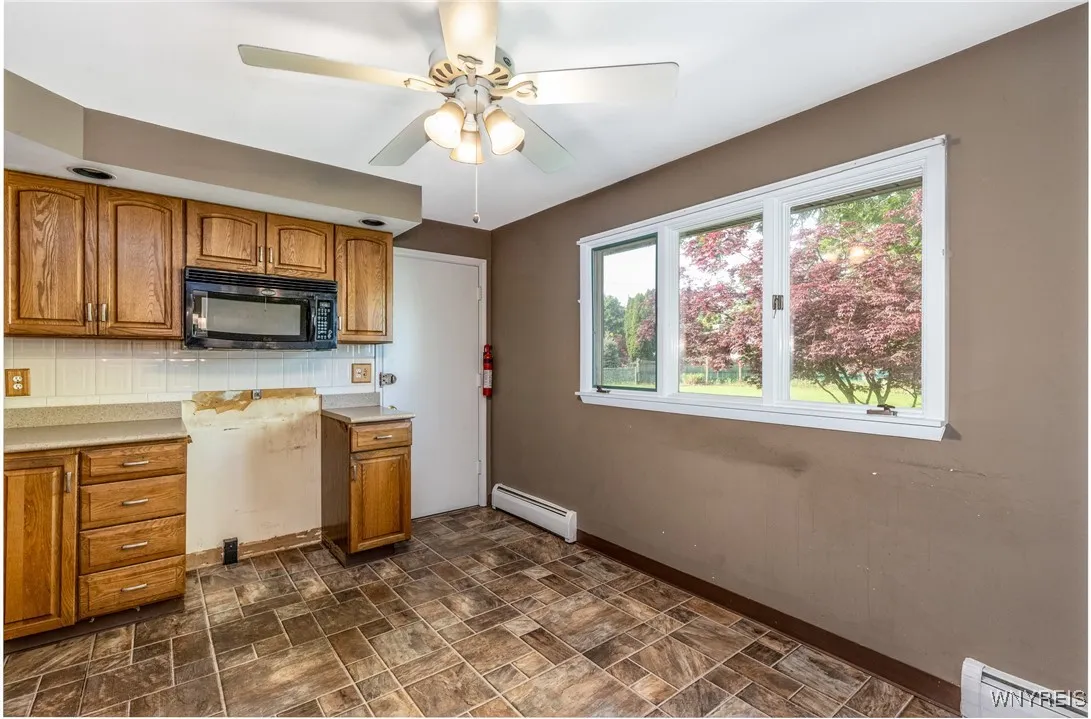 24 Glenbourne Court, Amherst, New York 14221, Amherst, New York 14221, 3 Bedrooms Bedrooms, 8 Rooms Rooms,2 BathroomsBathrooms,Residential,Closed,24 Glenbourne Court, Amherst, New York 14221,0,B1607693