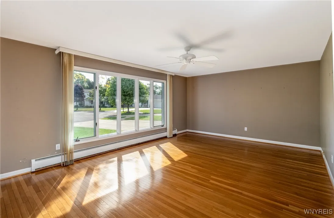 24 Glenbourne Court, Amherst, New York 14221, Amherst, New York 14221, 3 Bedrooms Bedrooms, 8 Rooms Rooms,2 BathroomsBathrooms,Residential,Closed,24 Glenbourne Court, Amherst, New York 14221,0,B1607693