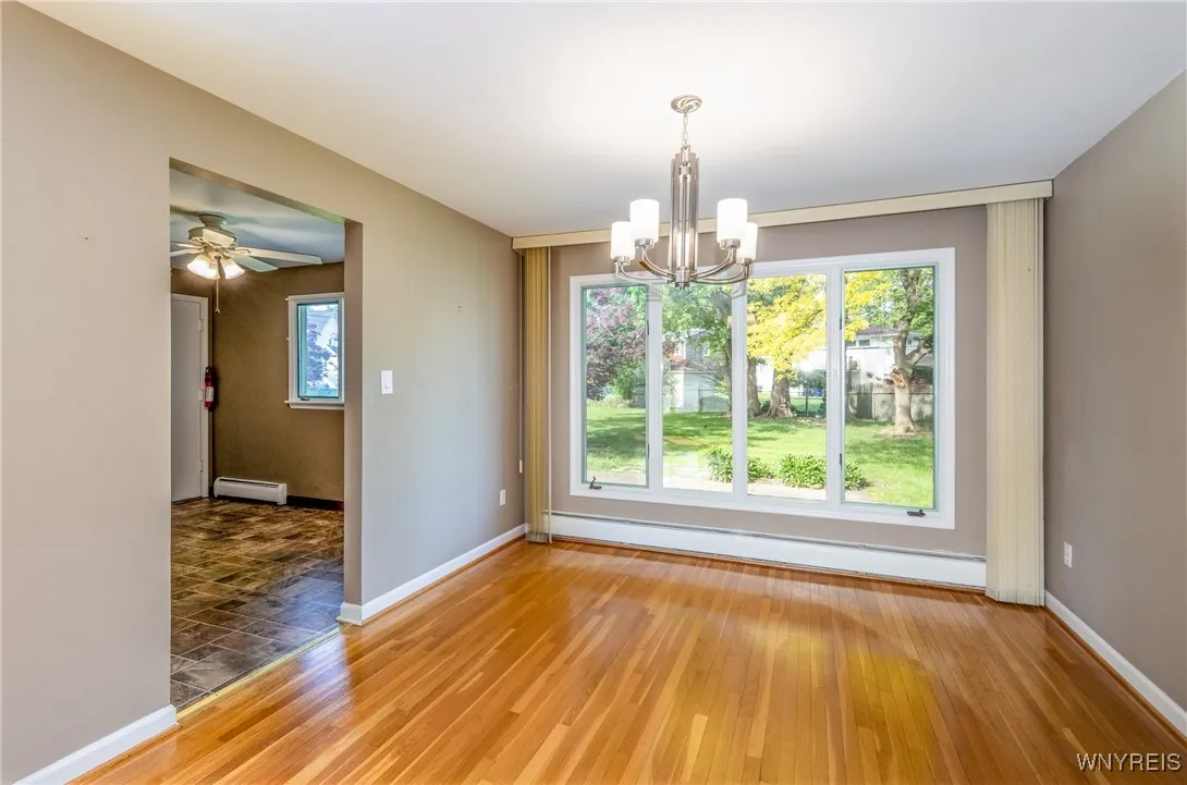 24 Glenbourne Court, Amherst, New York 14221, Amherst, New York 14221, 3 Bedrooms Bedrooms, 8 Rooms Rooms,2 BathroomsBathrooms,Residential,Closed,24 Glenbourne Court, Amherst, New York 14221,0,B1607693