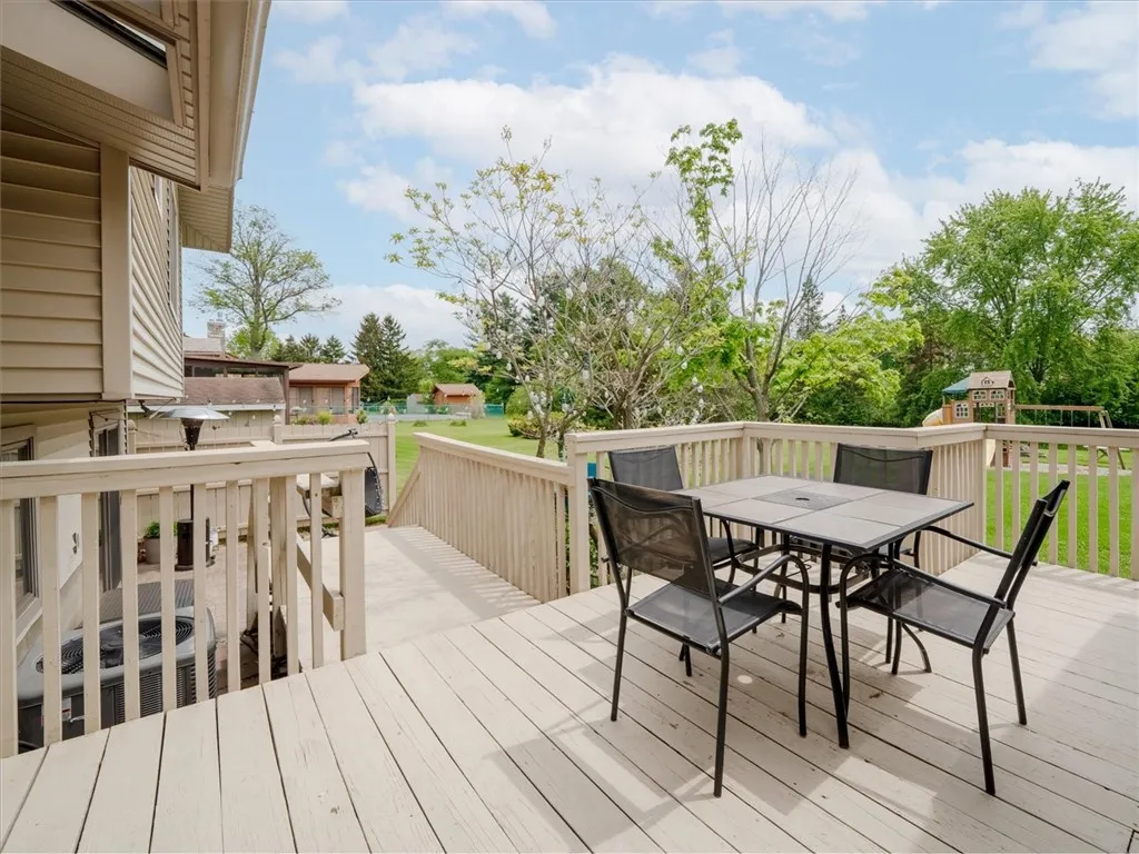 41 Essla Drive, Greece, New York 14612, Greece, New York 14612, 3 Bedrooms Bedrooms, 8 Rooms Rooms,2 BathroomsBathrooms,Residential,Closed,41 Essla Drive, Greece, New York 14612,R1610059