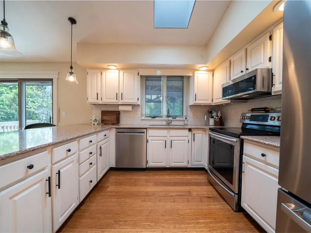 41 Essla Drive, Greece, New York 14612, Greece, New York 14612, 3 Bedrooms Bedrooms, 8 Rooms Rooms,2 BathroomsBathrooms,Residential,Closed,41 Essla Drive, Greece, New York 14612,R1610059