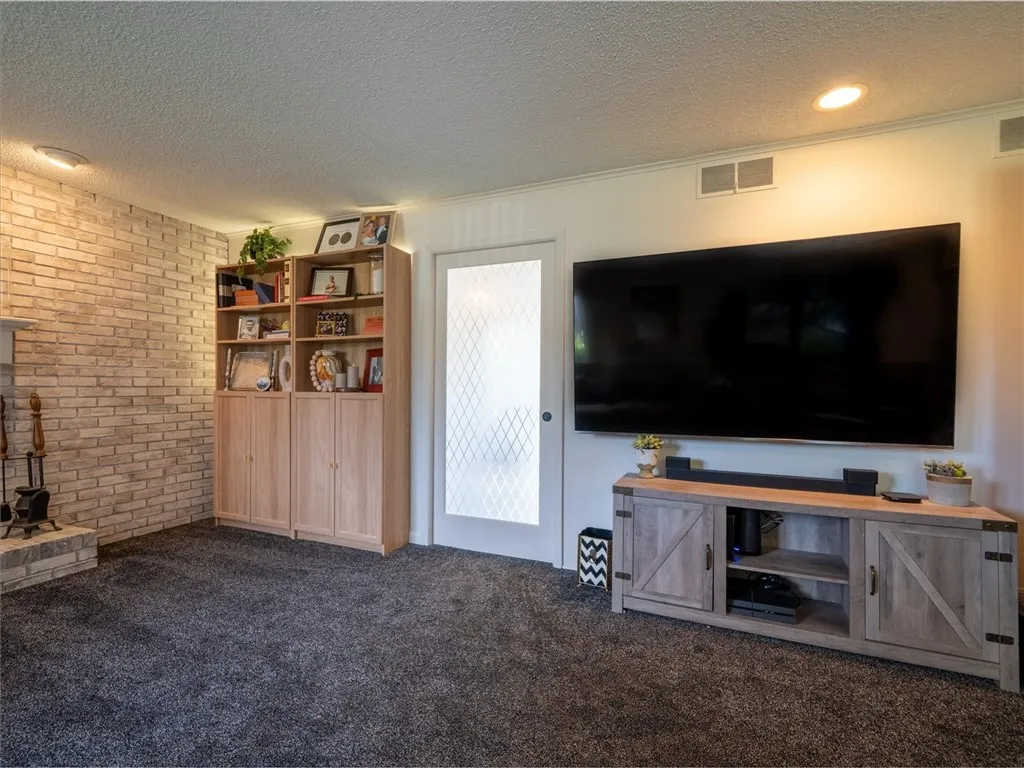 41 Essla Drive, Greece, New York 14612, Greece, New York 14612, 3 Bedrooms Bedrooms, 8 Rooms Rooms,2 BathroomsBathrooms,Residential,Closed,41 Essla Drive, Greece, New York 14612,R1610059